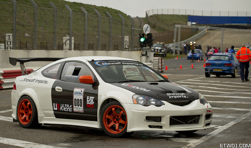 Honda Integra DC5 årgang 2005 – en bil der vil frem i feltet.